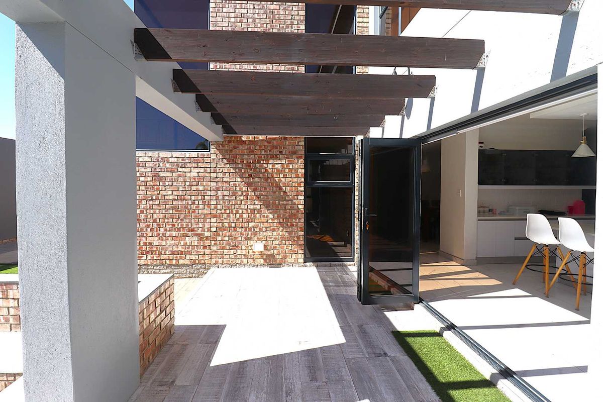 5-Bedroom House with Study Room for sale, Kramersdorf (Swakopmund, Namibia) - Photo 5