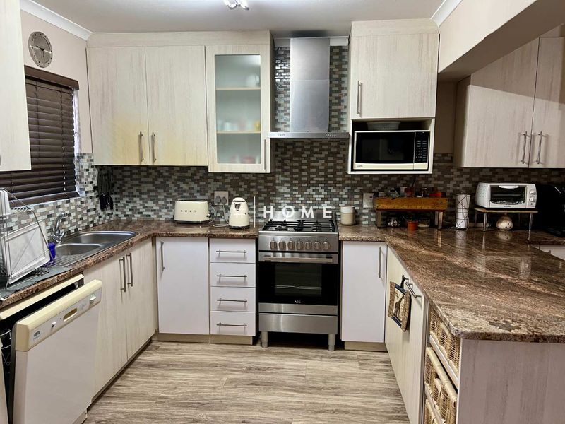 Townhouse for sale in Sports Village - Photo 4