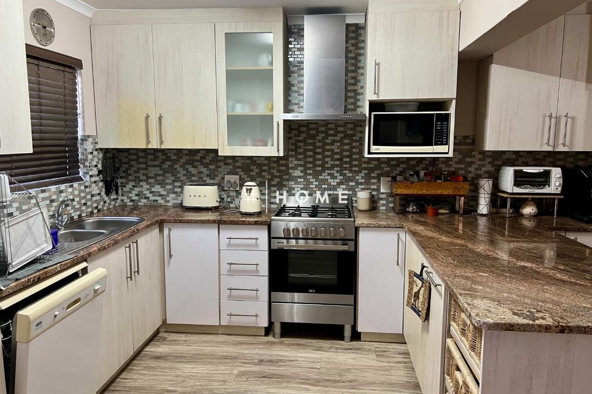 Townhouse for sale in Sports Village - Photo 4