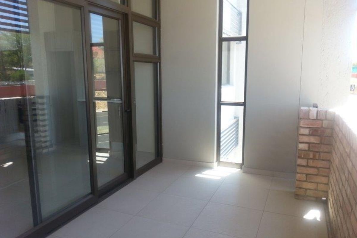 1 Bedroom Apartment To Let - Photo 2
