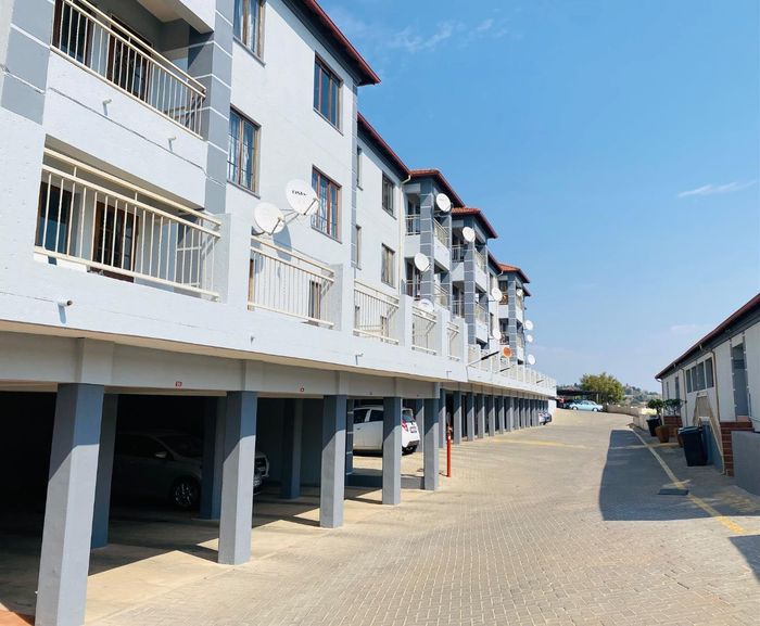 Property #2418452, Apartment Rental Monthly in Constantia Kloof