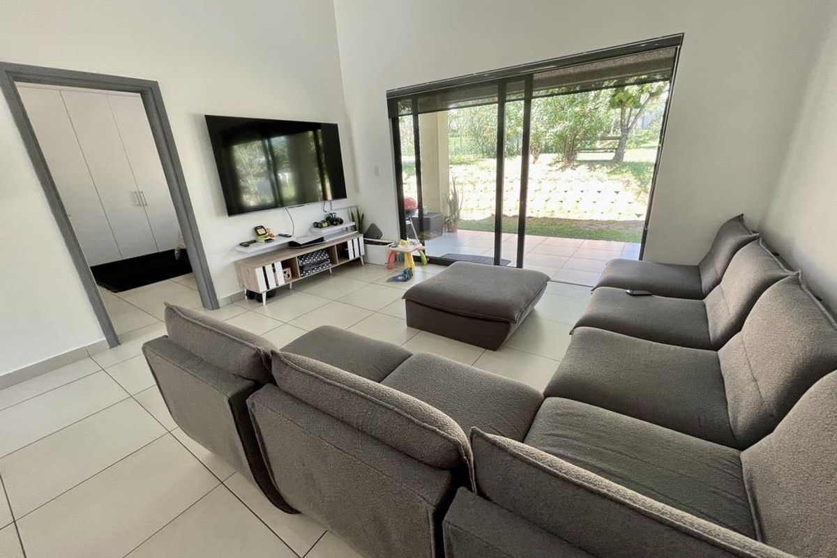Hendra - Neat 3-Bedroom Simplex in Secure Gated Estate – Umhlanga - Photo 3