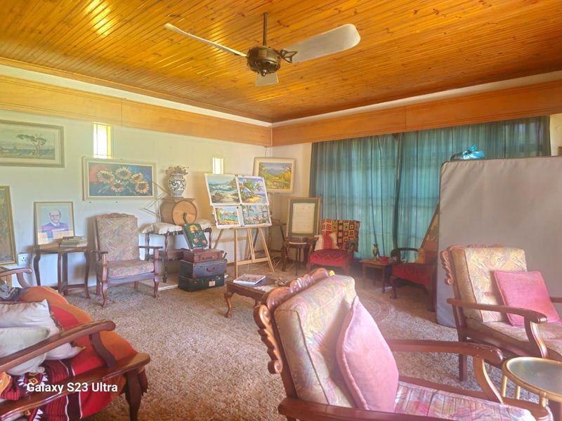 OPPORTUNITY KNOCKS:  SPACIOUS HOME WITH INCOME GENERATING FLATLET! - Photo 4