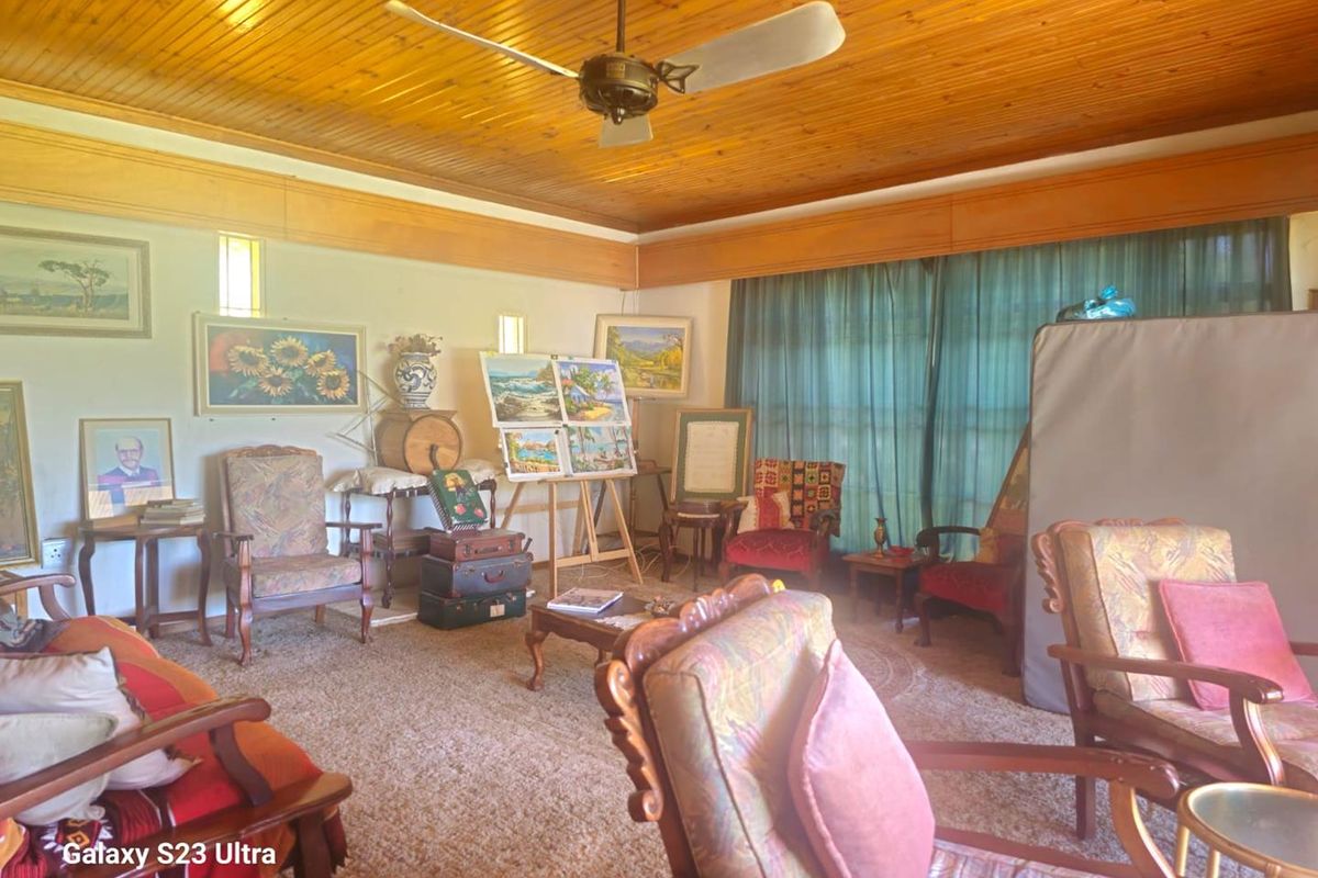 OPPORTUNITY KNOCKS:  SPACIOUS HOME WITH INCOME GENERATING FLATLET! - Photo 4