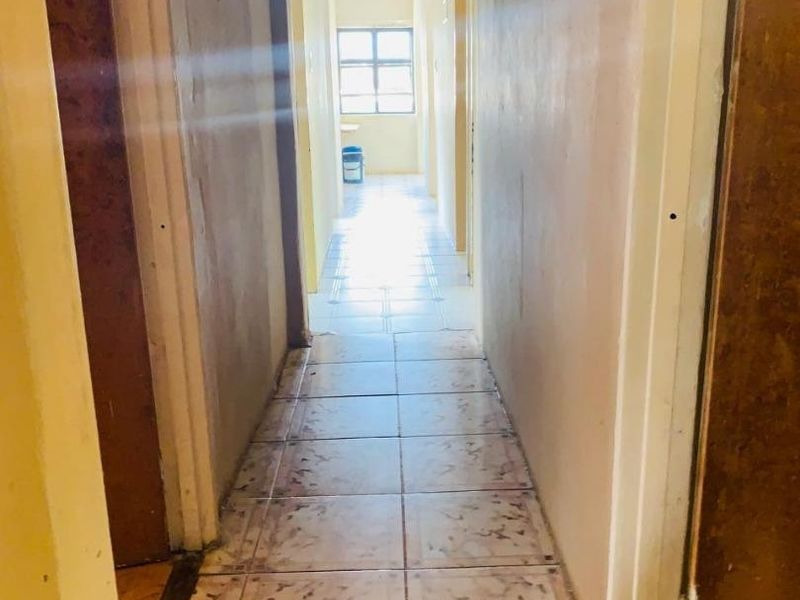 Spacious Five-Bedroom Haven Awaiting Your Touch in Umlazi - Photo 10