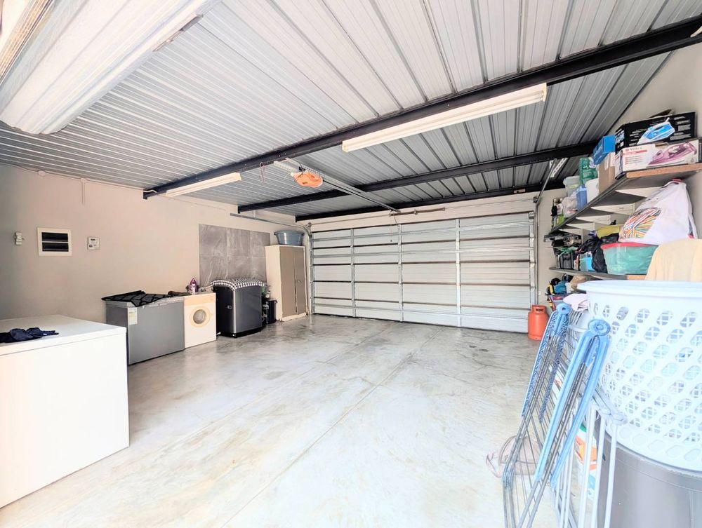 Double garage 
