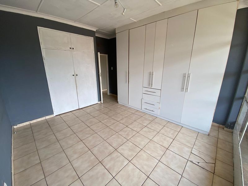 Cozy 2-bedroom spacious apartment for sale in Florida Lake - Photo 6