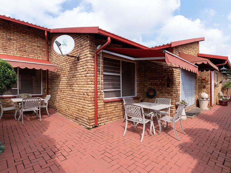 Spacious & Secure 3-Bedroom Townhouse in Edleen – Move-In Ready! - Photo 3