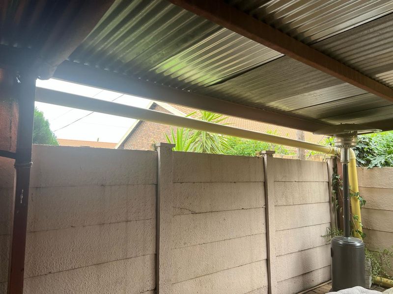 Two Bed Home in Risiville Meyerton - Photo 2