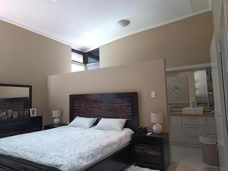 3 Bedroom Townhouse For Sale in Olympia - Photo 6