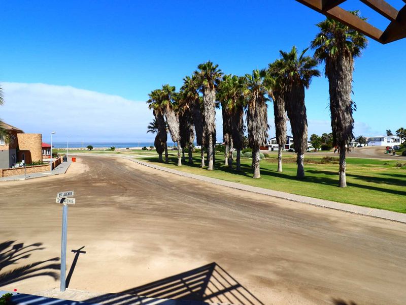 Exceptional 8-Bedroom Sea-View Property in Swakopmund - Photo 2