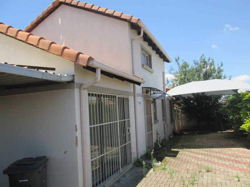 '' VERY BEAUTIFUL ,NEAT AND CLEAN [3] THREE BEDROOMS HOUSE FOR SALE IN WEST VIEW SECURITY ESTATE[ BARGAIN ] - Photo 3
