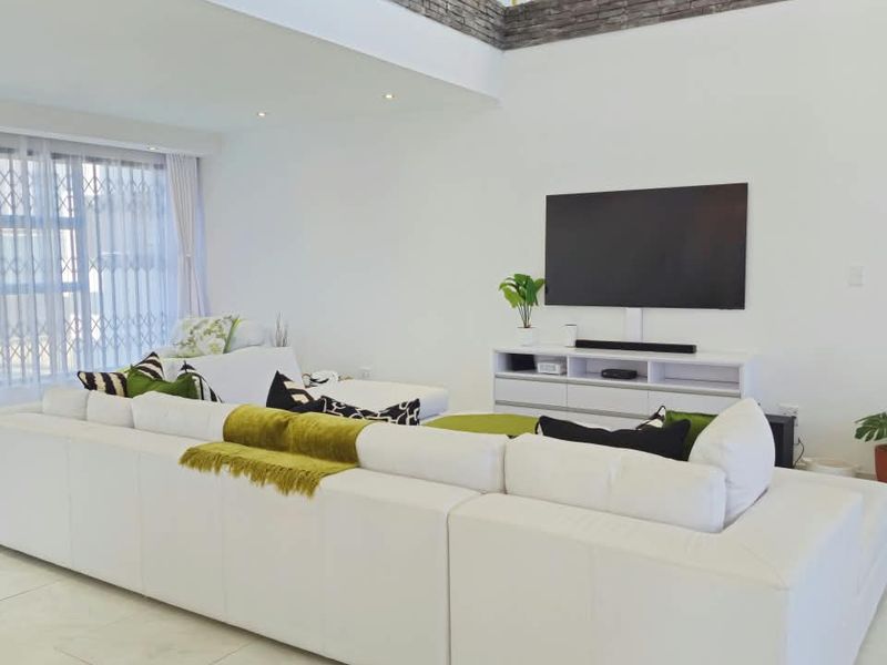 FOR SALE:EXCLUSIVE DOUBLE-STOREY HOME WITH SPECTACULAR BEACH VIEWS, SWAKOPMUND, NAMIBIA - Photo 3