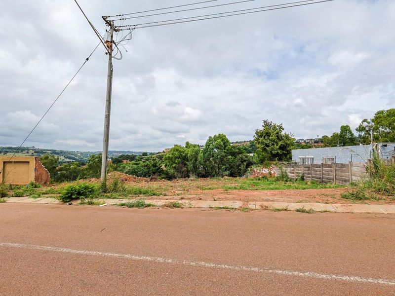 **Prime Vacant Land for Sale in Waterkloof Heights – 1792 m2** - Photo 2