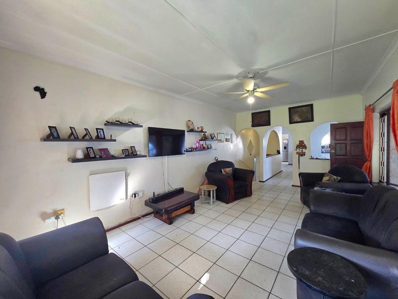 Your Relaxed Northdene Retreat Awaits! - Photo 4