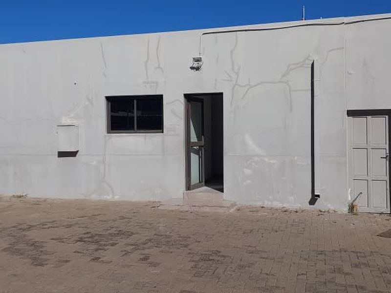 Versatile Business Hub: Two Buildings, Endless Possibilities! - Photo 4