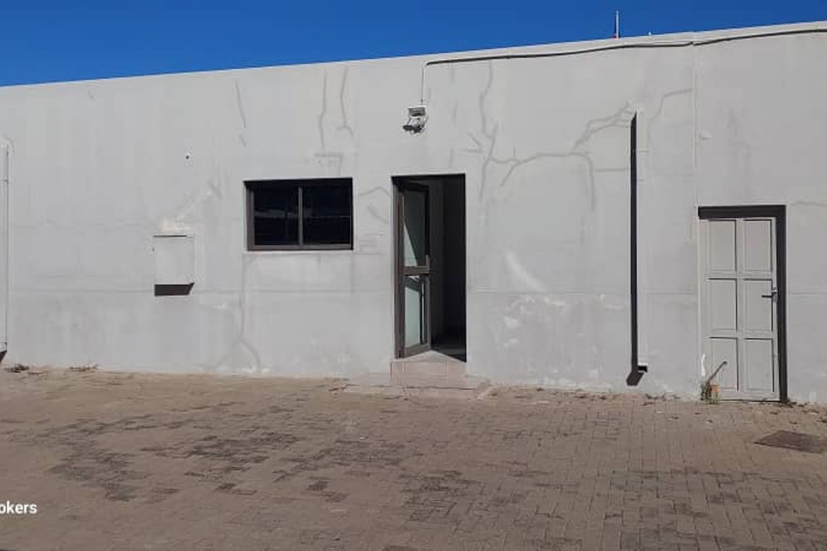 Versatile Business Hub: Two Buildings, Endless Possibilities! - Photo 4