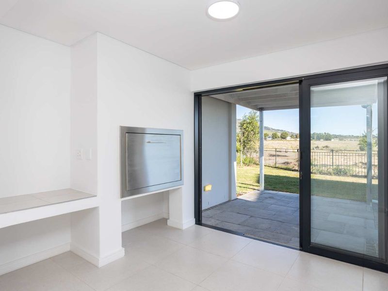Modern and Secure Three-Bedroom Family Home with an Outdoor Lifestyle in Paarl Valleij Lifestyle Estate & Farm - Photo 8