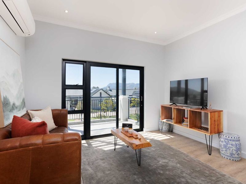 Spacious North-Facing Two-Bedroom Luxury Suite at Val de Vie Evergreen - Photo 6