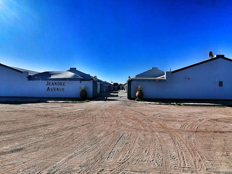 GORGEOUS AND SPACIOUS 2 BEDROOM UNIT FOR SALE IN MARIENTAL (JEANDRE AVENUE) - Photo 2
