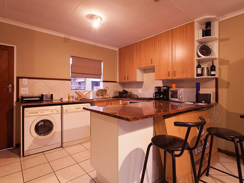 2 Bedroom simplex in Moreleta Park for sale - Photo 9