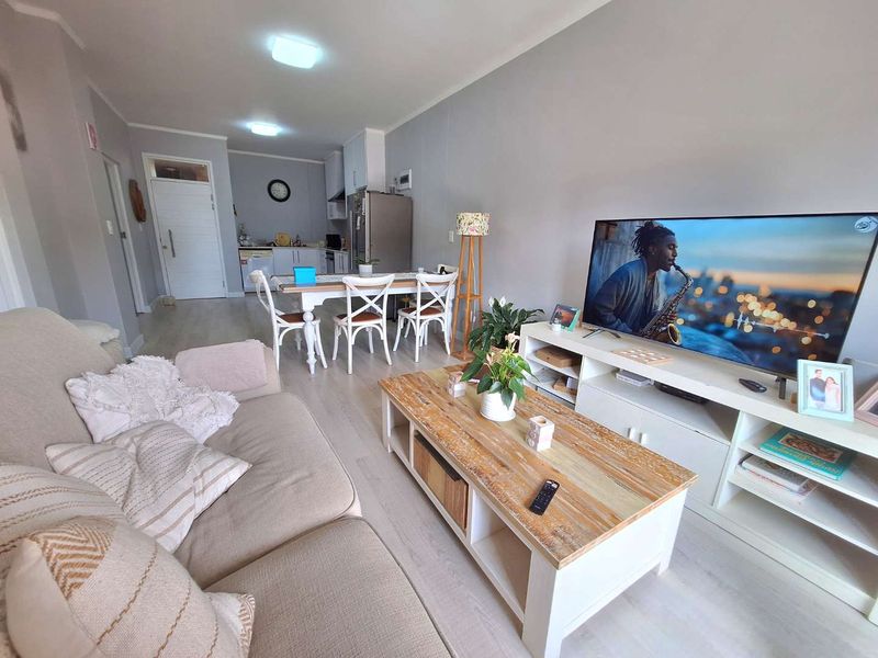 Perfectly Priced – Urgent Seller Seeking a Serious Buyer! - Photo 2