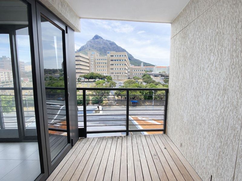 Modern, Furnished Apartment with Balcony, Parking & Gym — Observatory - Photo 6