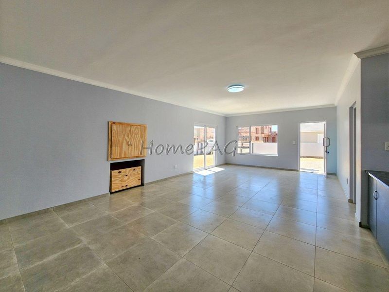 Ext 11 (Sun Bay), Henties Bay:  Brand new 3 Bedroom home wih 3 Garages is for Sale - Photo 6