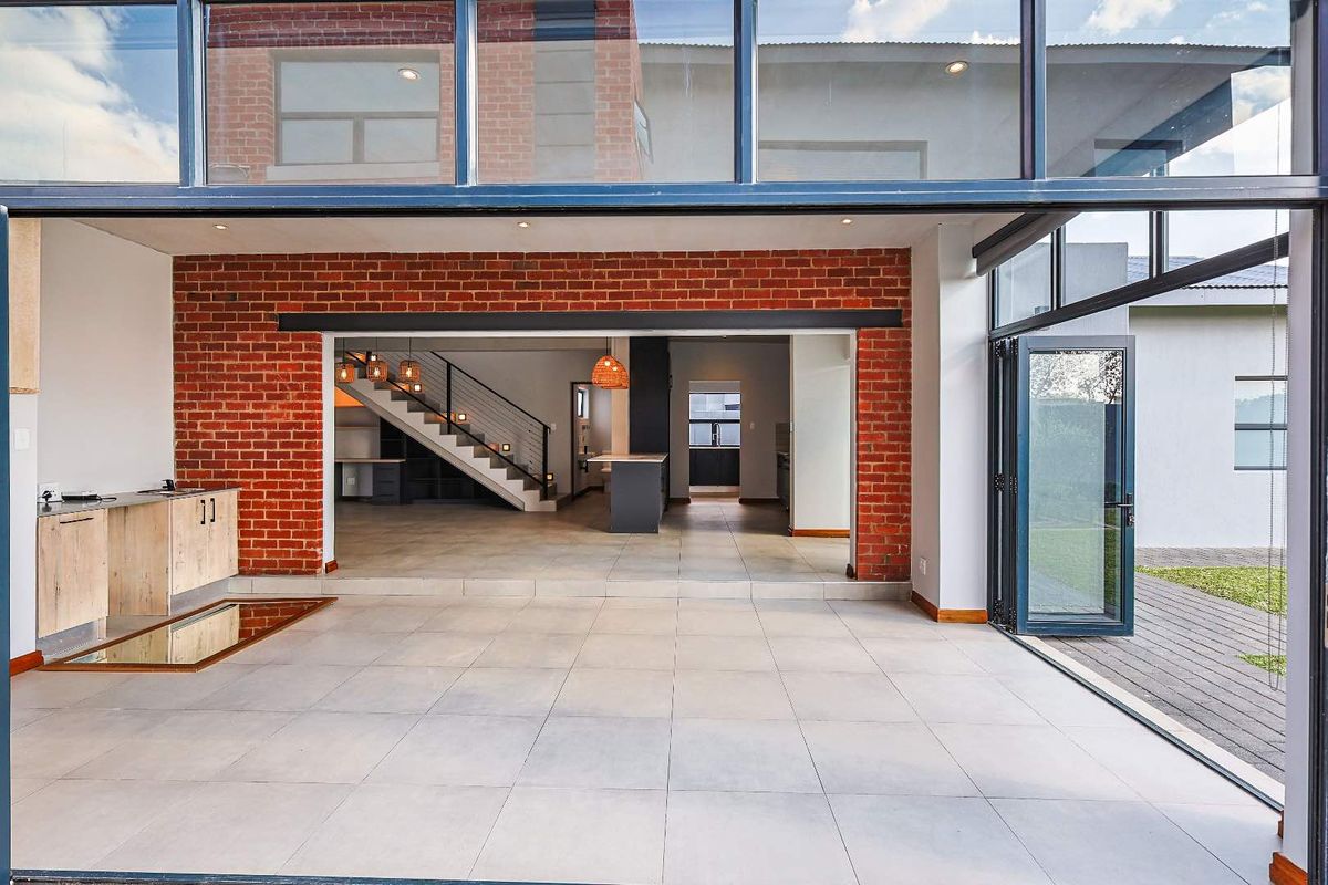 Luxury Living in the Heart of Six Fountains Estate - Photo 3