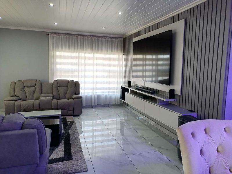 Stunning Modern House in safe area! - Photo 4