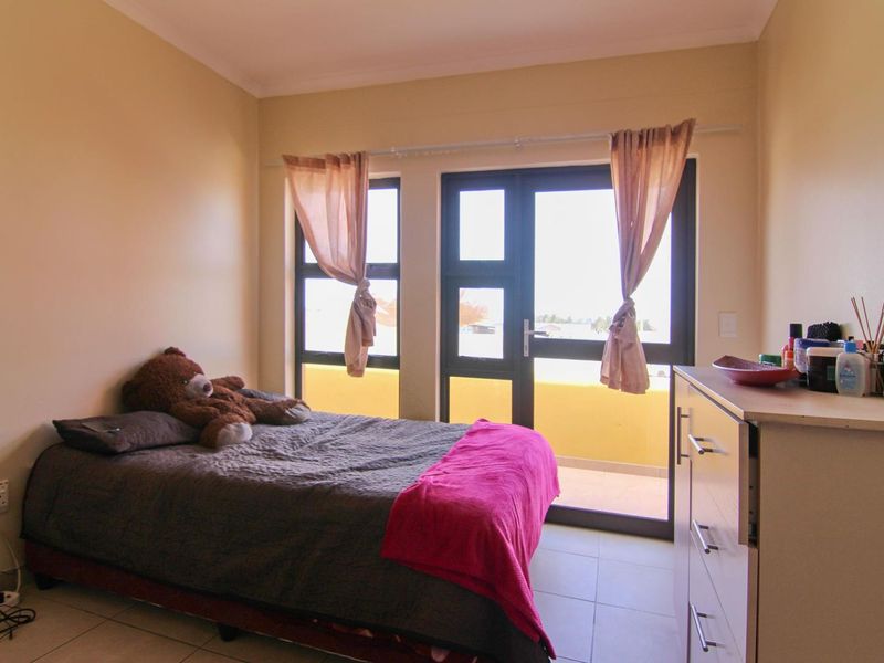 Tamariskia, Swakopmund:  Apartments for sale in Dante Square - Photo 10