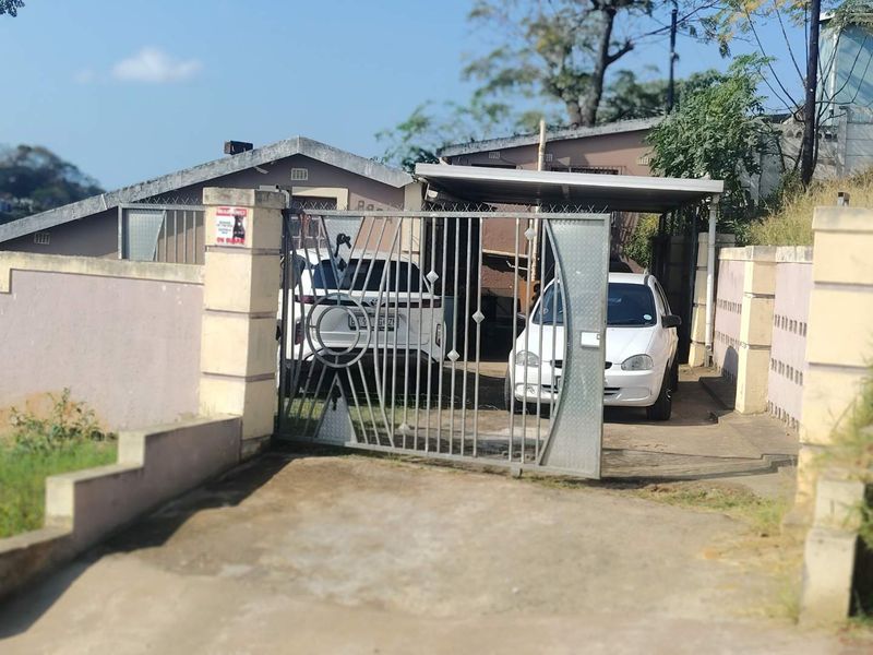 HOUSE AND COTTAGE FOR SALE UMLAZI A - Photo 2