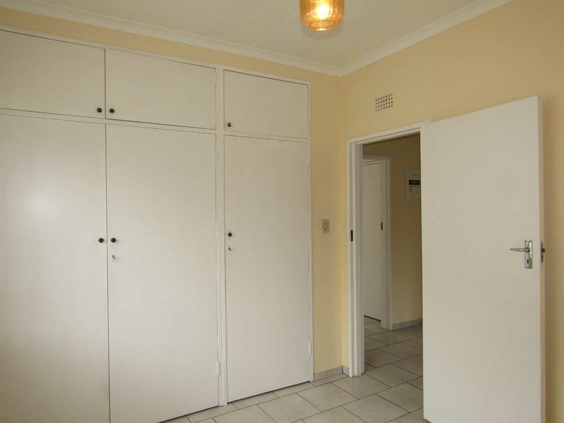 Charming two bedroom life rights home for the elderly. - Photo 6