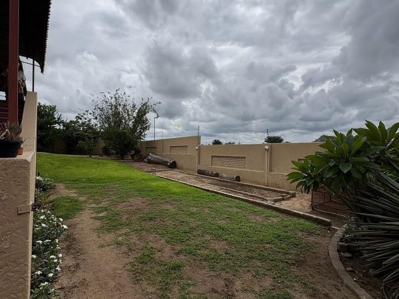 Okahandja- For Sale- N$2 760 000 - Photo 2
