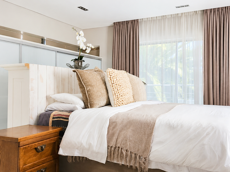Exceptionally spacious and modern family home - Photo 10