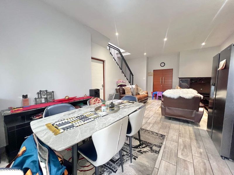 Modern 3-Bedroom, 2-Bathroom Double-Storey Home for Sale - Photo 4