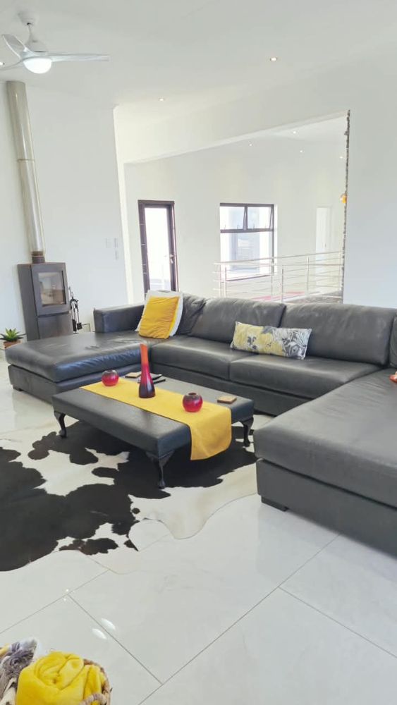 Second entertainment lounge on the first floor
