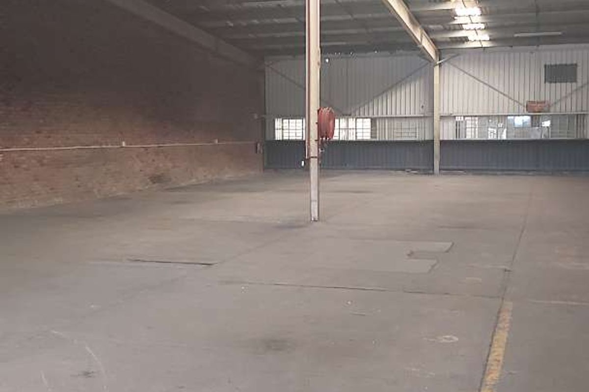 Warehouse/Distribution/manufacturing facility to let in Wilsonia. - Photo 3