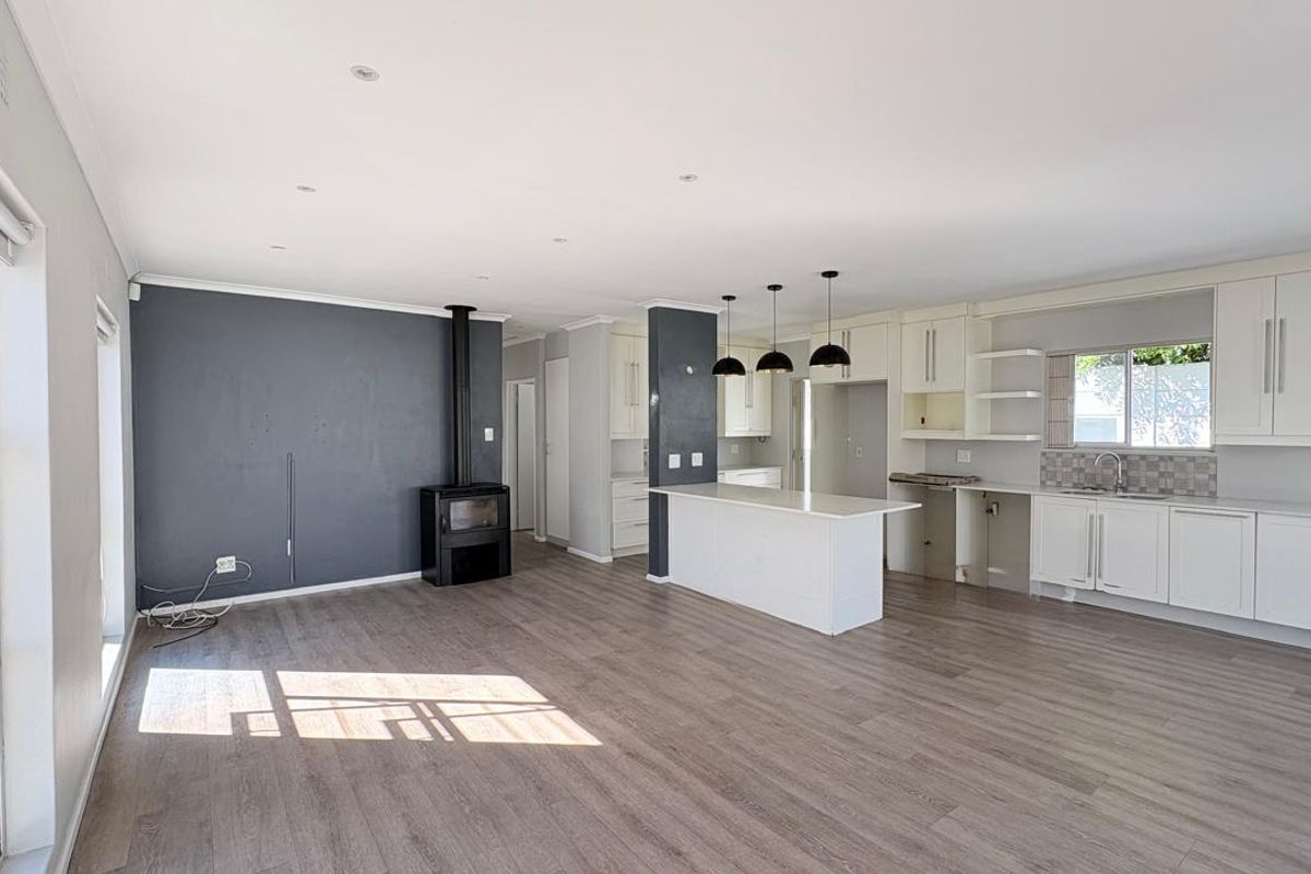 Three Bedroom - Family Home To Rent In Kirstenhof! - Photo 4