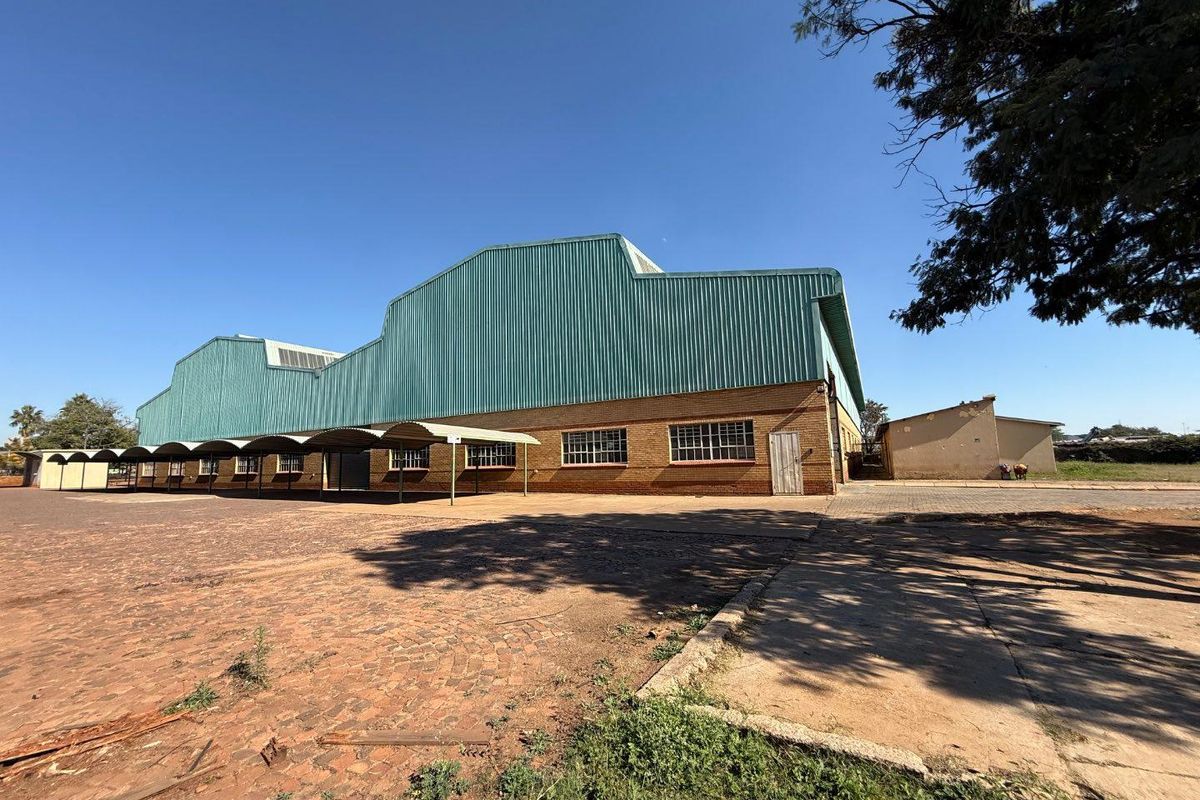 Large-scale Industrial Facility and Warehouse - Now on the Market. - Photo 5