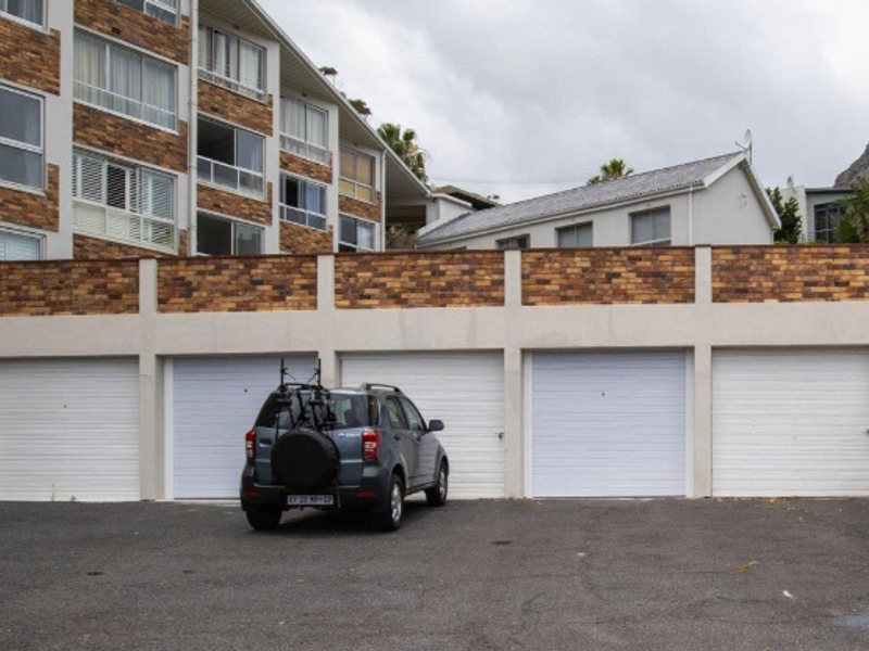 Secure Garage Space in Prestigious Sea Point Complex - Photo 2