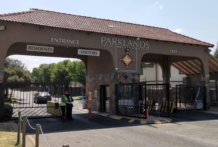 Property #2388308, Apartment Pending Sale in Parkrand