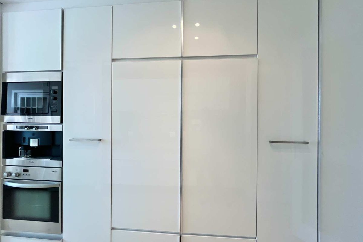 Luxurious 2-Bedroom Apartment with Double Garage at The Emperor, Sandton - Photo 4