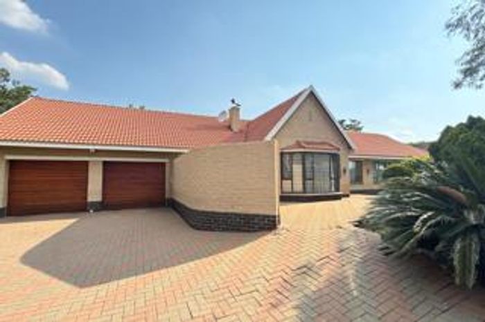 Property #2503418, House For Sale in Brackenhurst