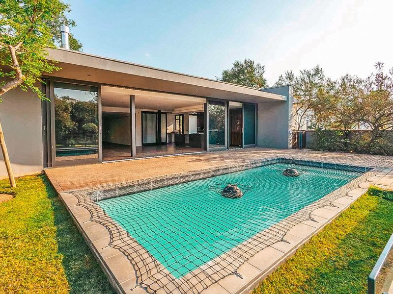Elegance Redefined: Your Modern Oasis Amidst Nature's Embrace - Photo 4