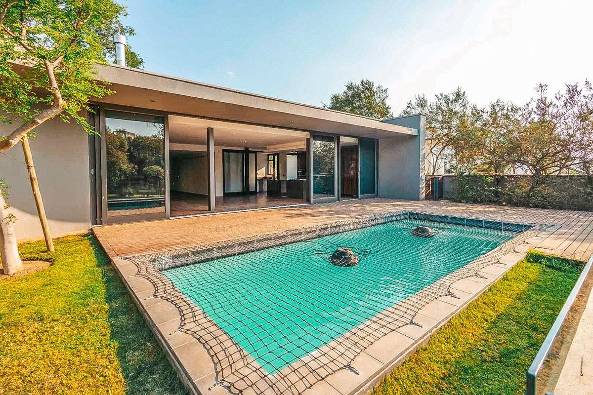Elegance Redefined: Your Modern Oasis Amidst Nature's Embrace - Photo 4