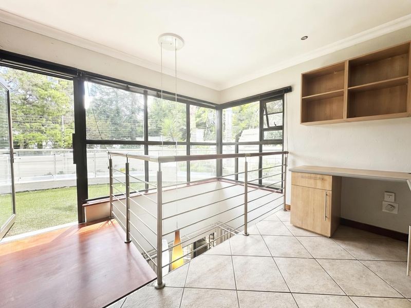 GORGEOUS 3 BEDROOM HOME FOR SALE IN THE HEART OF HYDE PARK - Photo 8