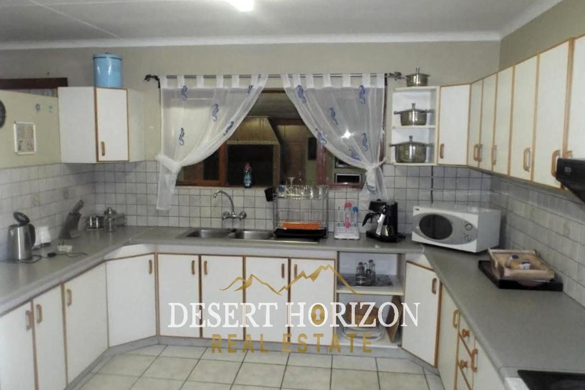 Swakopmund,Vineta | 4 Bedroom House For Sale with a Spacious Yard - Photo 4