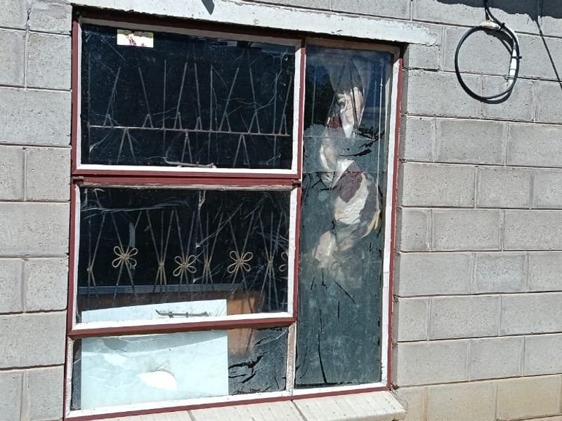 MULTIPURPOSE HOUSE WITH BUSINESS LICENCE. PIRICE INVLUDE TWO PLOTS - Photo 3