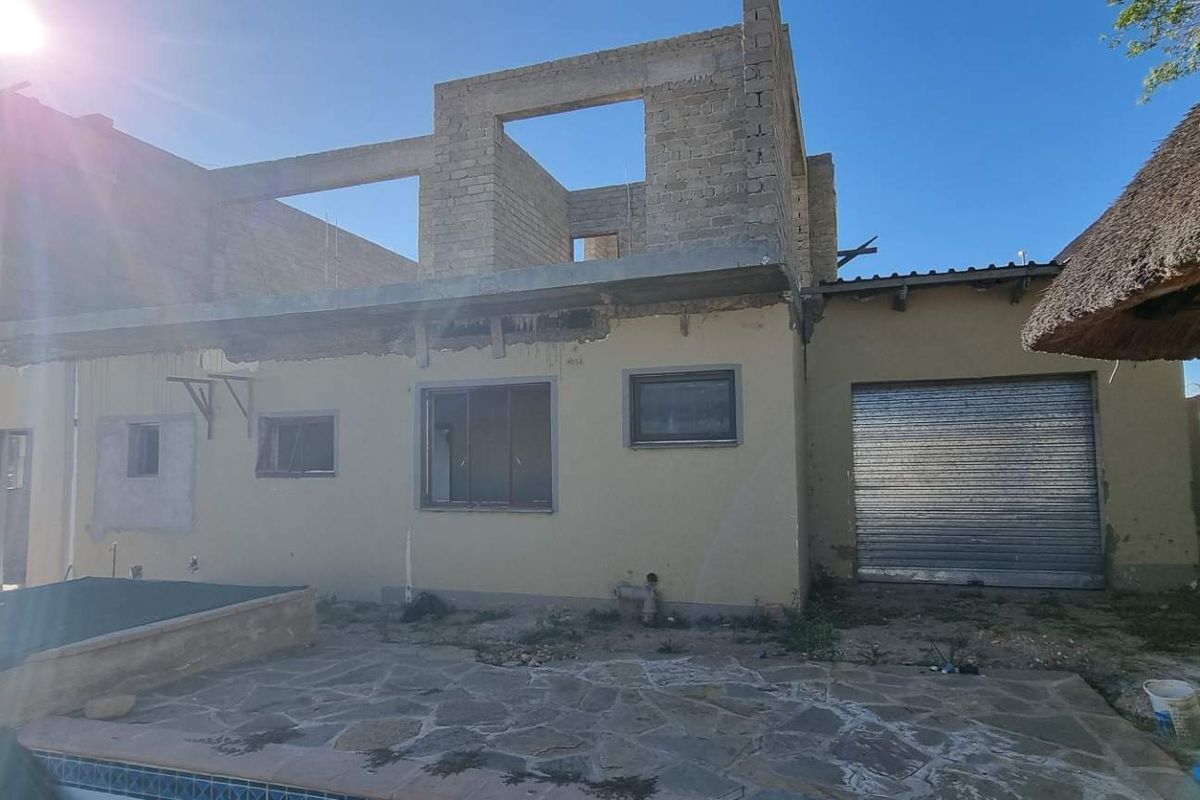 Dorado park incomplete 4 vedroom house with flats - Photo 5